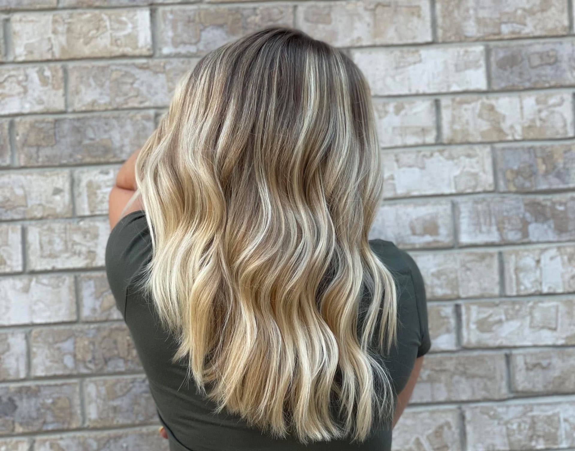 Hand-painted balayage detail